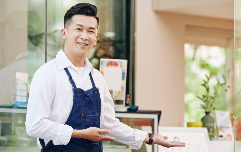 Create a welcoming retail space with display ideas that improve customer experience. Learn how entrance design and signage can boost store appeal and sales.